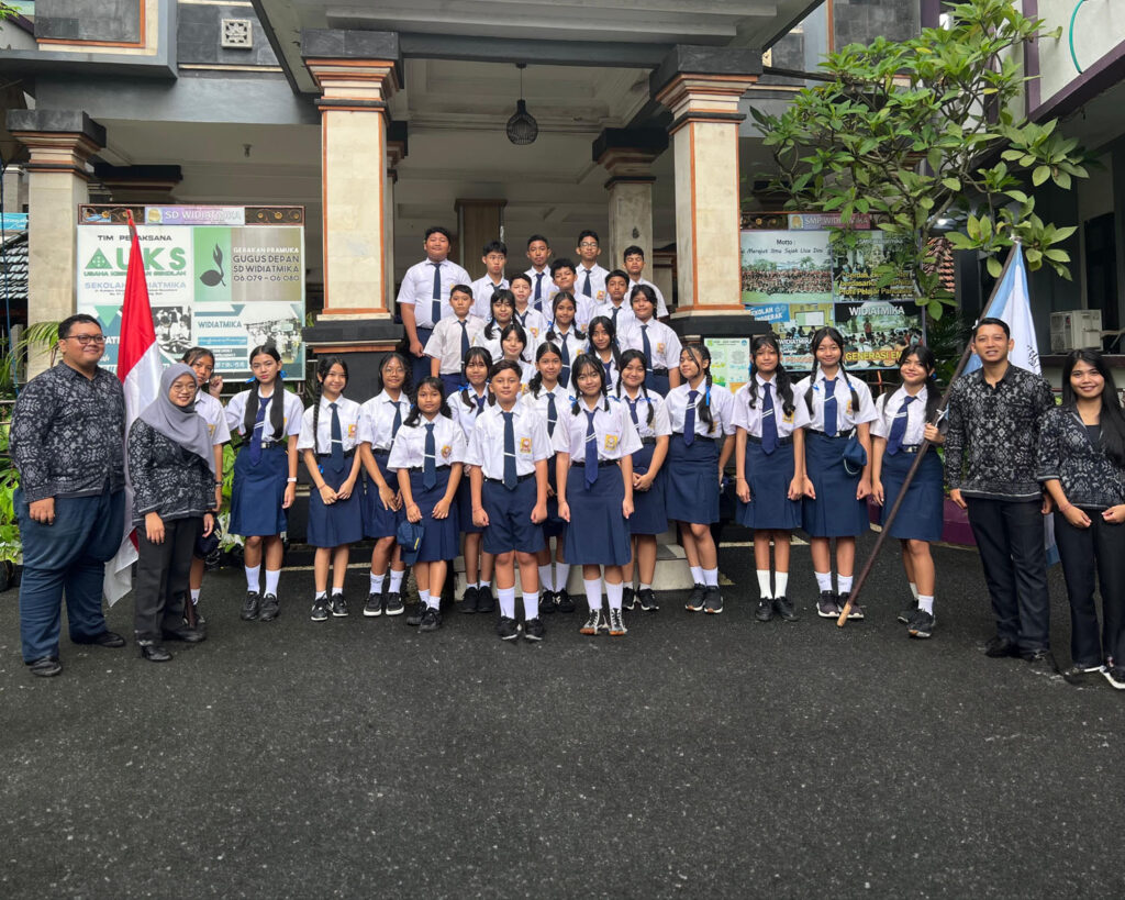 Pengurus OSIS SMP Widiatmika 2025-2026 Dilantik, WEP Jadi Unggulan