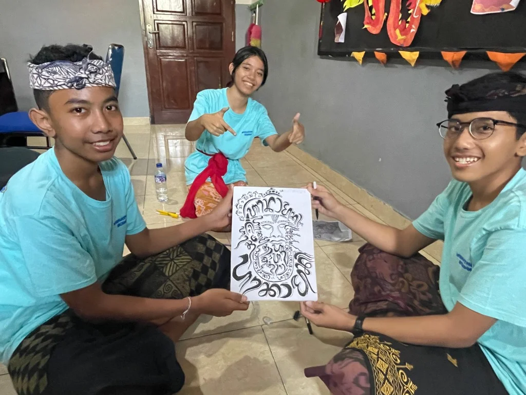 SMP Widiatmika Teguhkan Komitmen Pelestarian Bahasa Bali